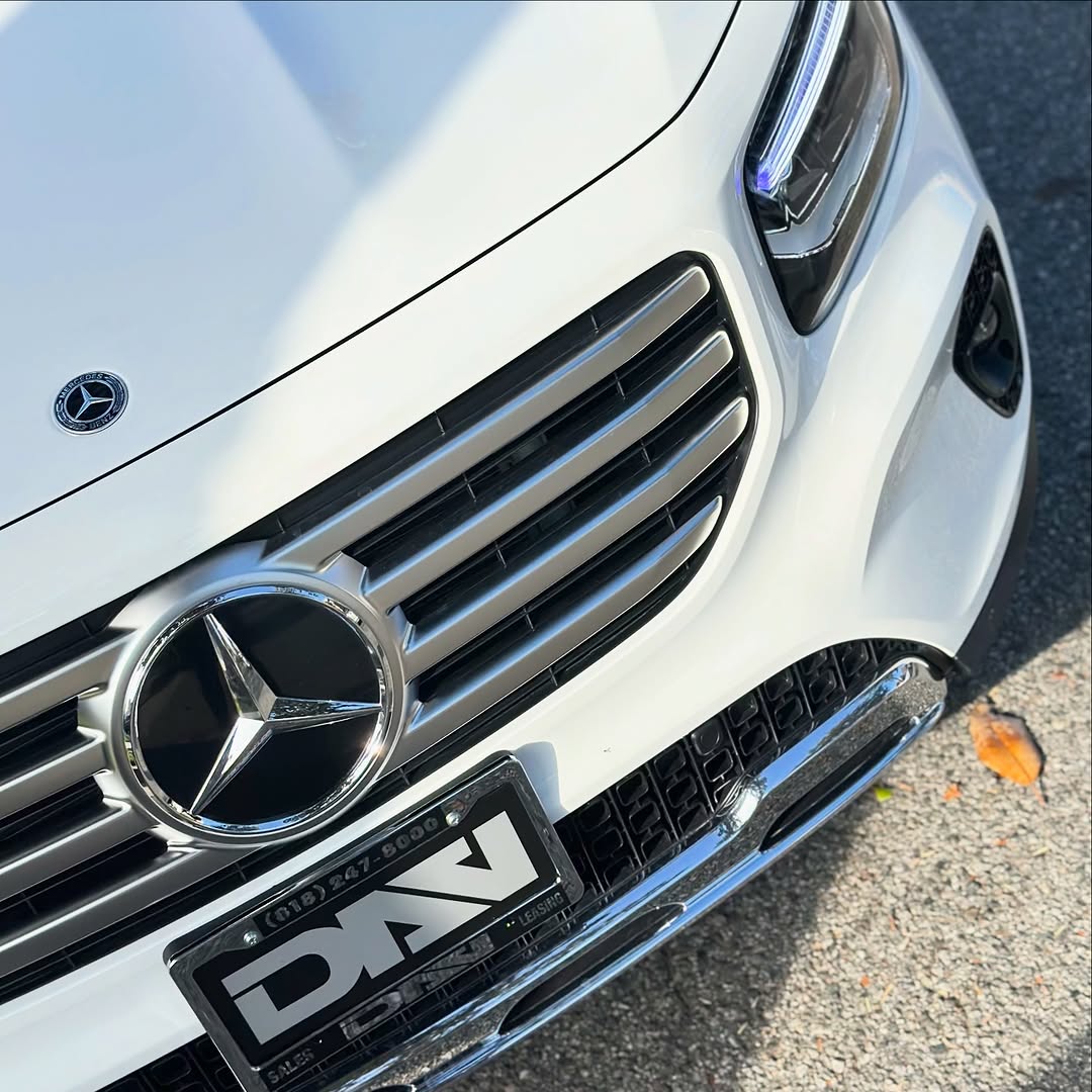 Mercedes-Benz GLB front detail